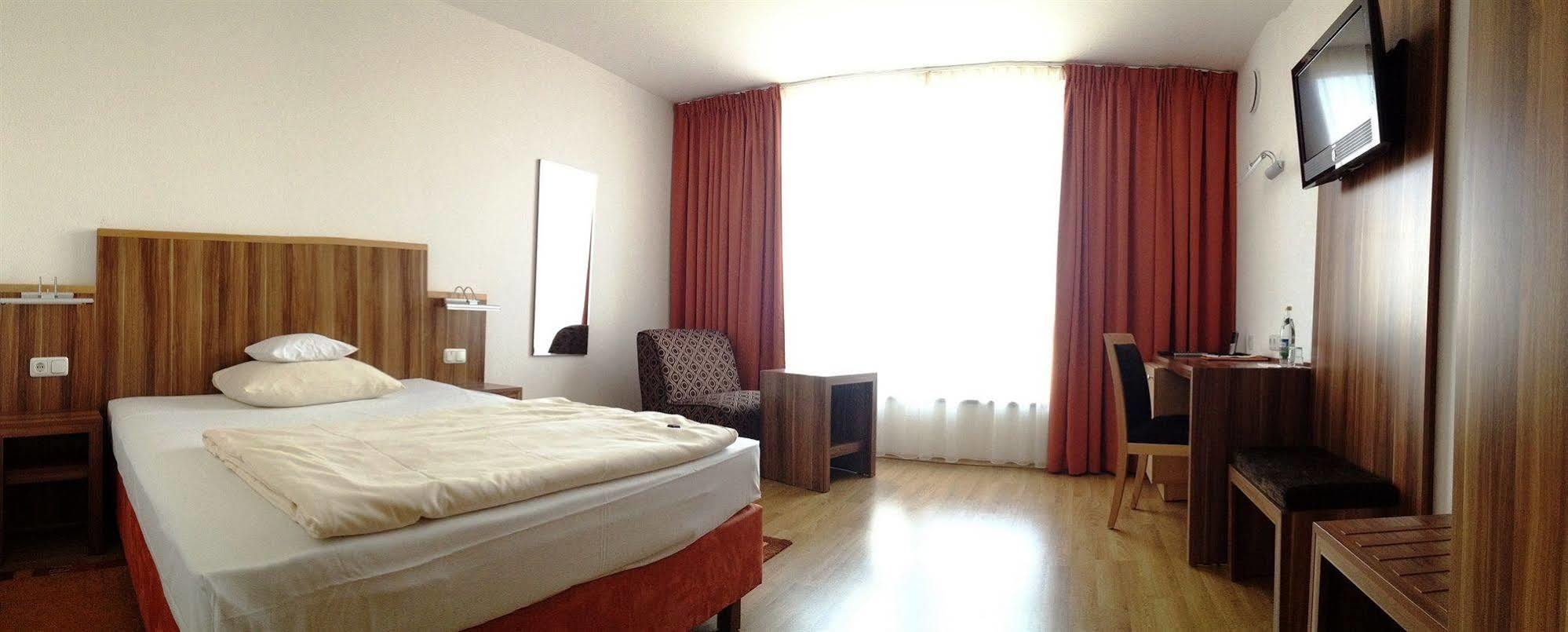 Hotel Meridian ***Superior Ergolding Zewnętrze zdjęcie
