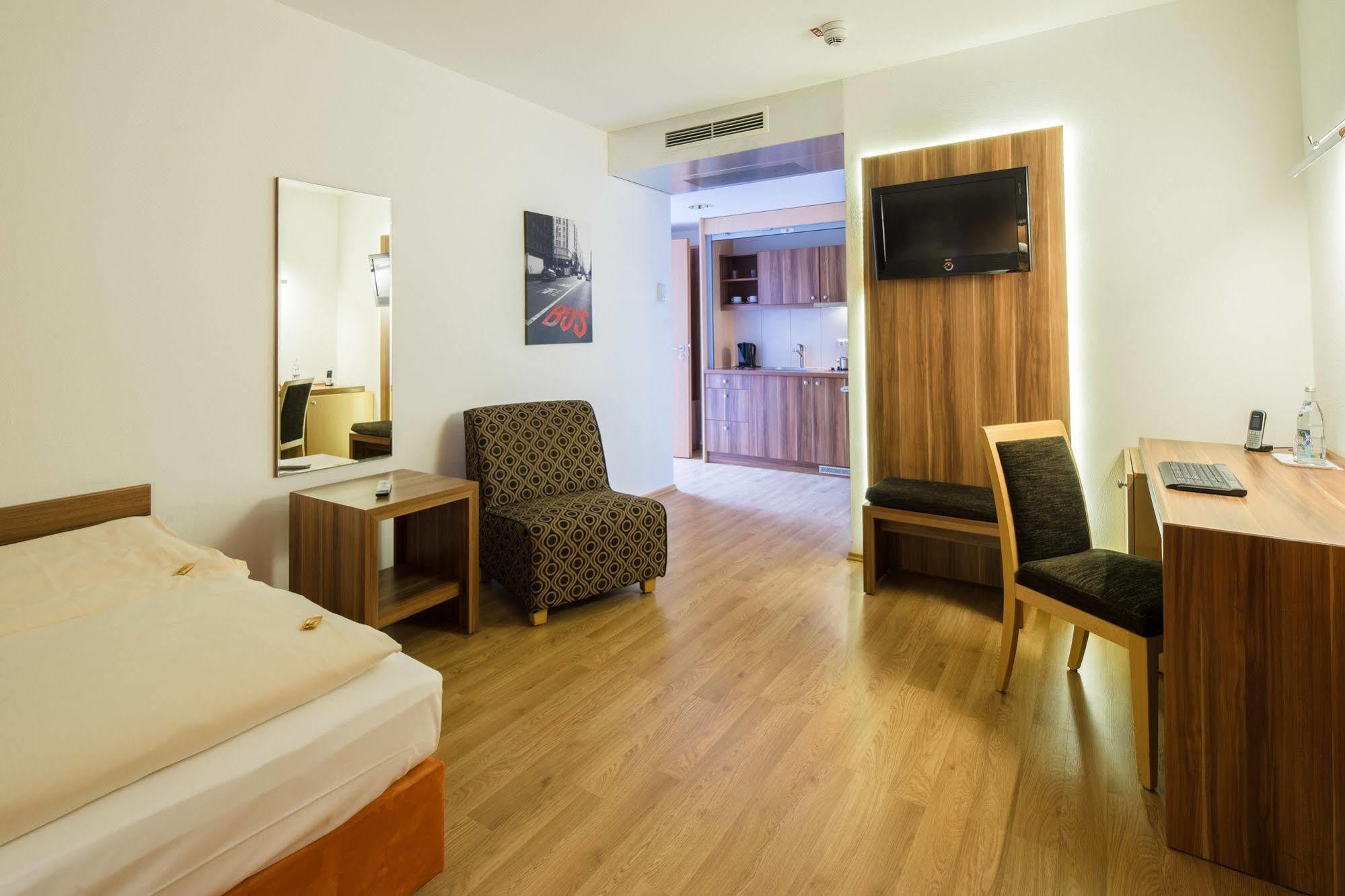 Hotel Meridian ***Superior Ergolding Zewnętrze zdjęcie